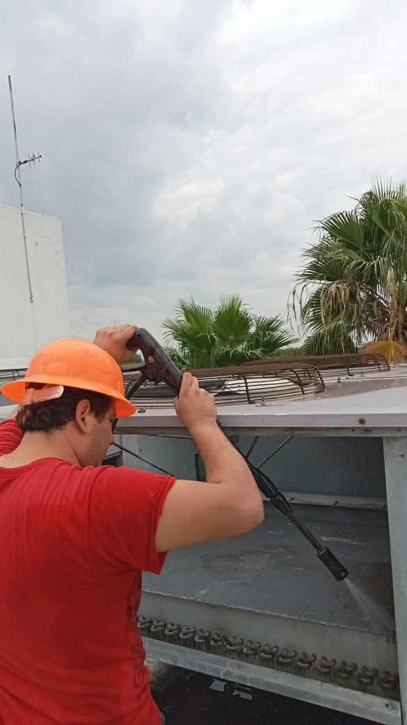 Lavado de condensador industrial